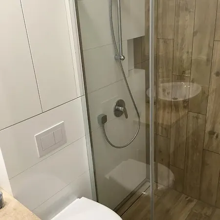 Dlugi Targ Apartment